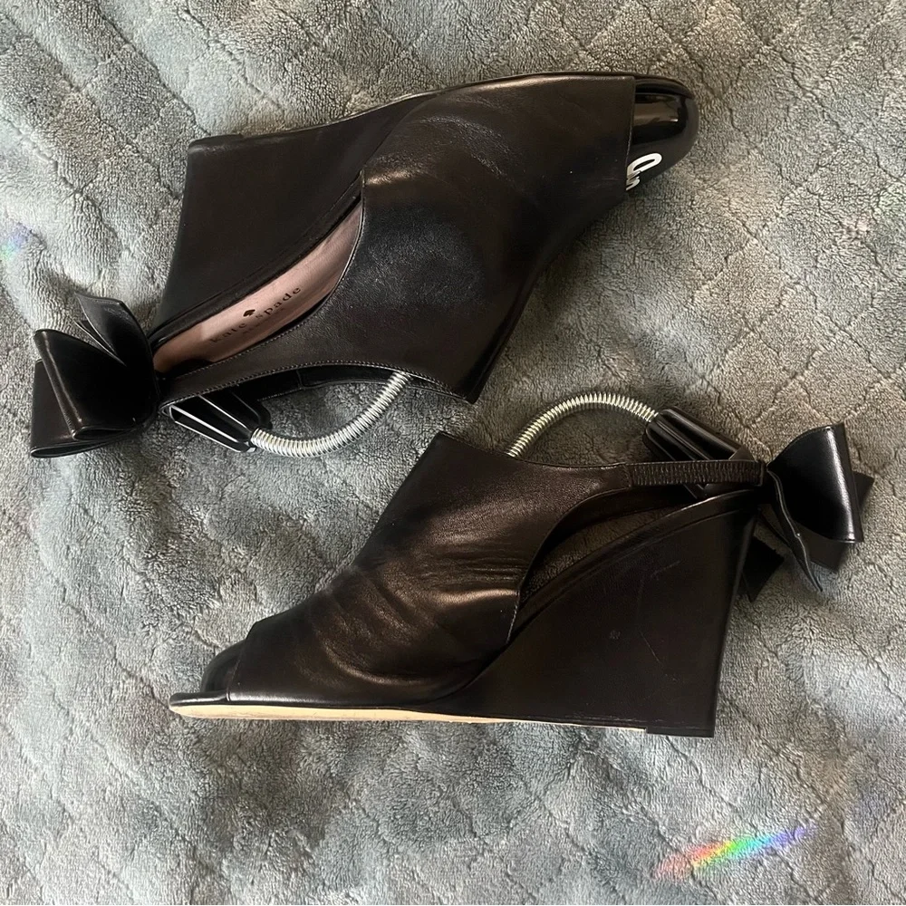 Kate Spade Black‎ leather Peep-Toe Heels with Bow on back 9.5
